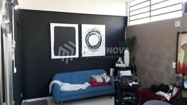 Loja / Salão / Ponto Comercial com 2 quartos à venda, 150m² — foto 2 de 7