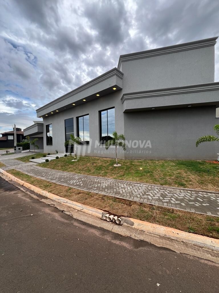 Casa de Condomínio com 3 quartos à venda, 226m² — foto 3 de 22