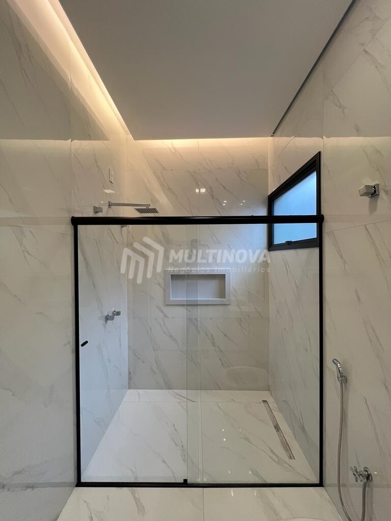 Casa de Condomínio com 3 quartos à venda, 226m² — foto 21 de 22