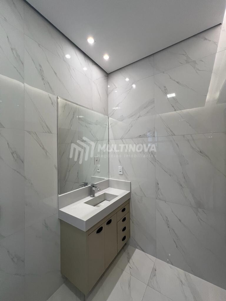 Casa de Condomínio com 3 quartos à venda, 226m² — foto 15 de 22