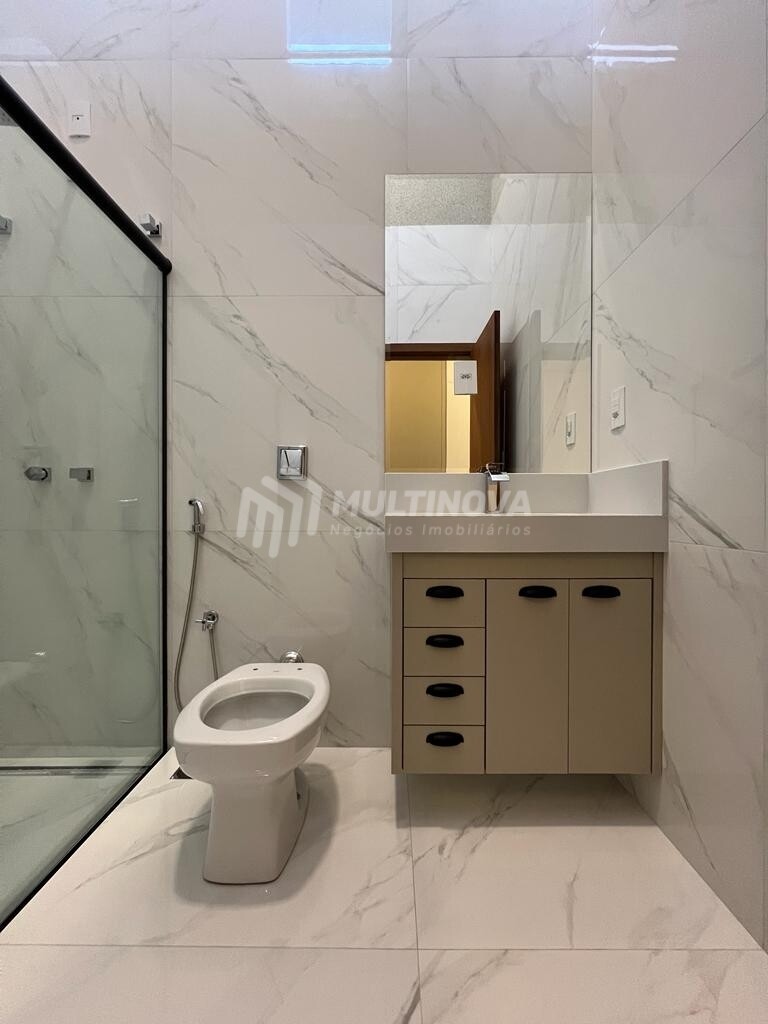 Casa de Condomínio com 3 quartos à venda, 226m² — foto 19 de 22