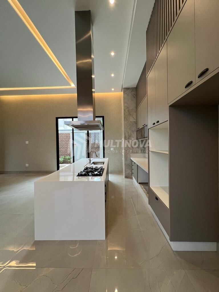 Casa de Condomínio com 3 quartos à venda, 226m² — foto 5 de 22