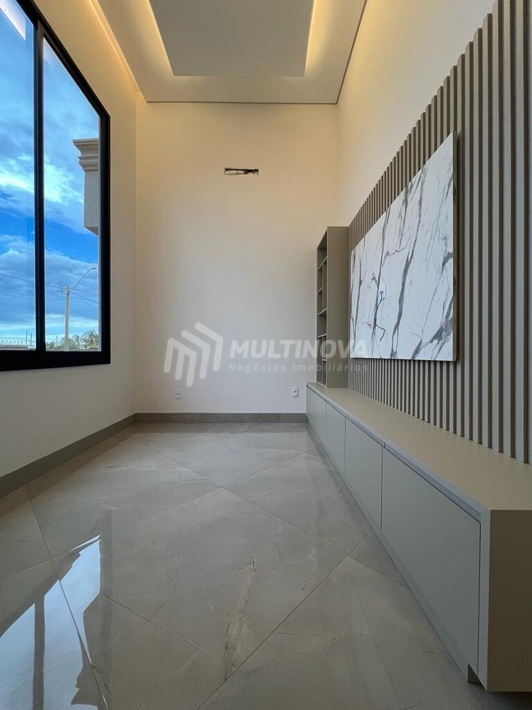 Casa de Condomínio com 3 quartos à venda, 226m² — foto 8 de 22