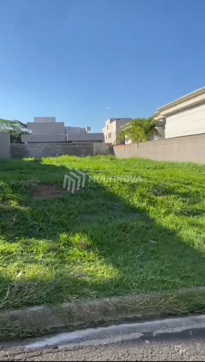Terreno / Lote / Condomínio à venda, 480m² — foto 3 de 3