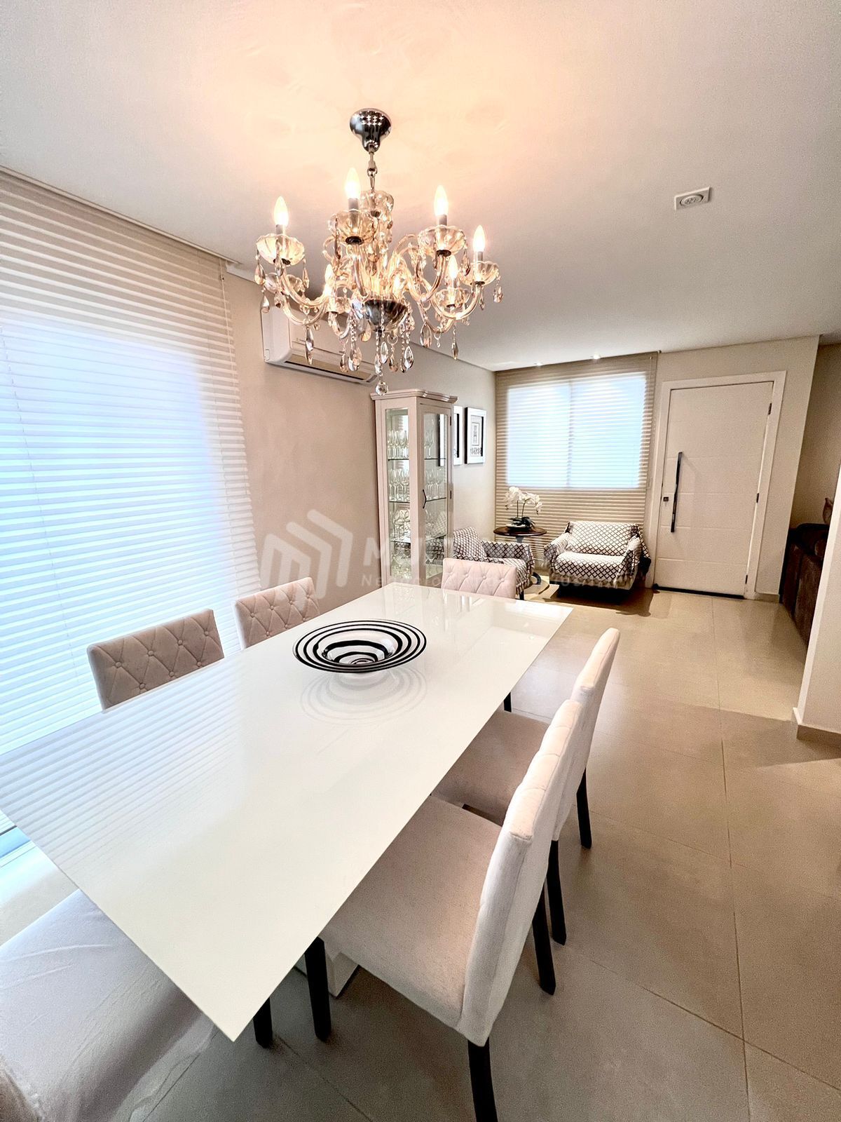 Casa de Condomínio com 2 quartos à venda, 140m² — foto 2 de 14