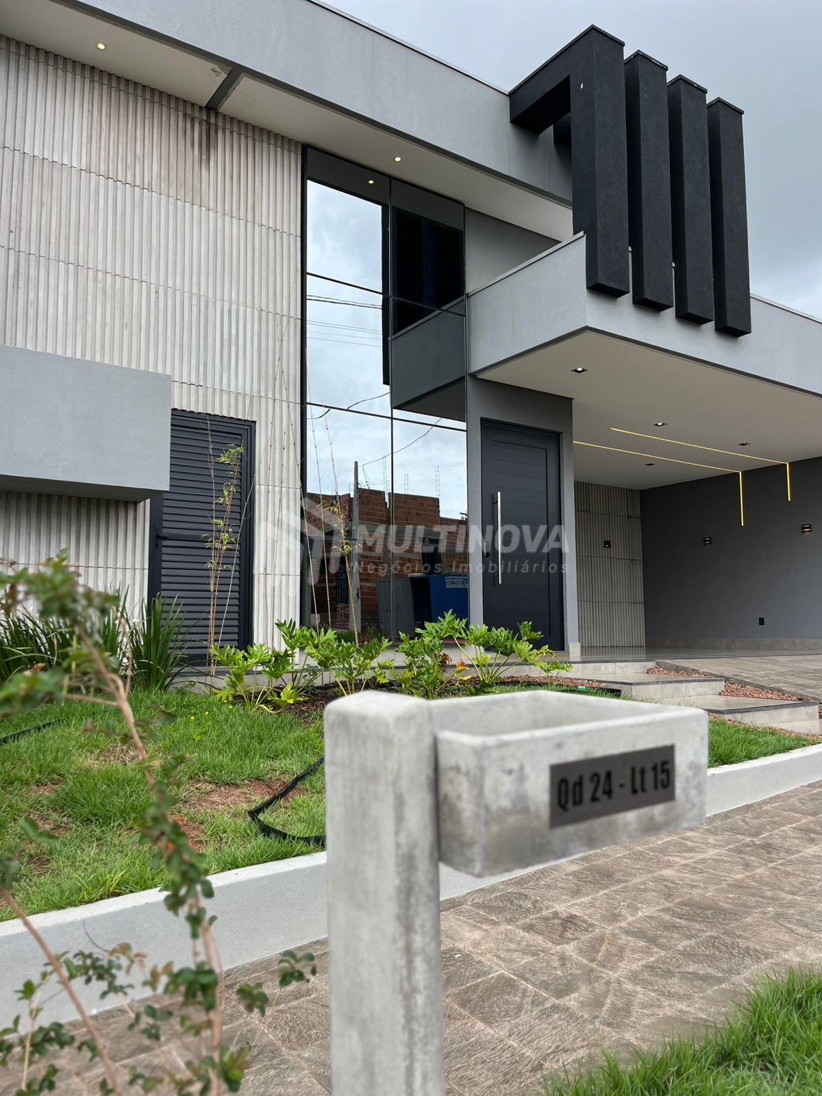 Casa de Condomínio com 3 quartos à venda, 161m² — foto 1 de 28
