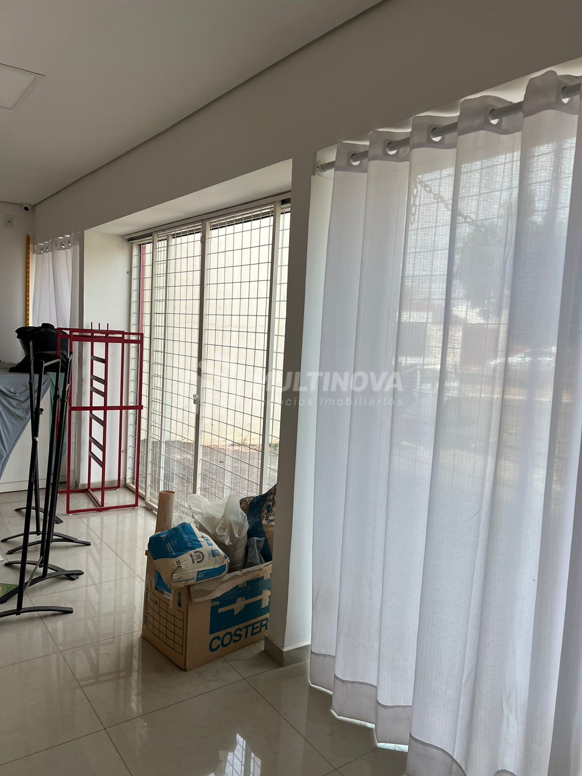 Casa com 3 quartos à venda, 198m² — foto 3 de 22