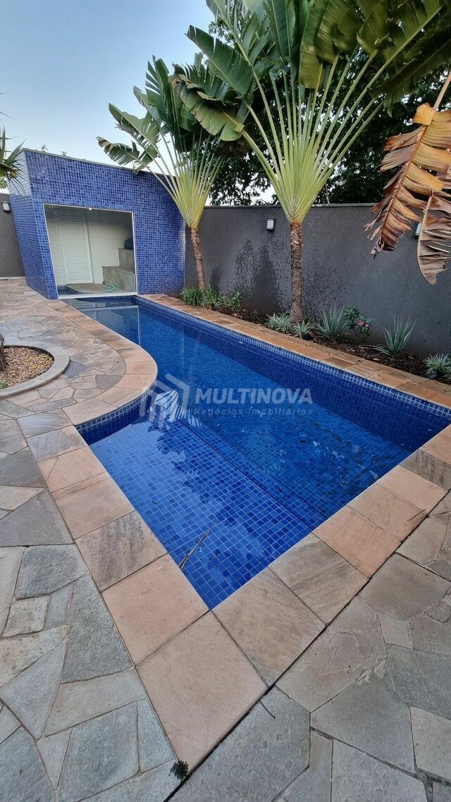 Sobrado com 3 quartos à venda, 350m² — foto 1 de 20