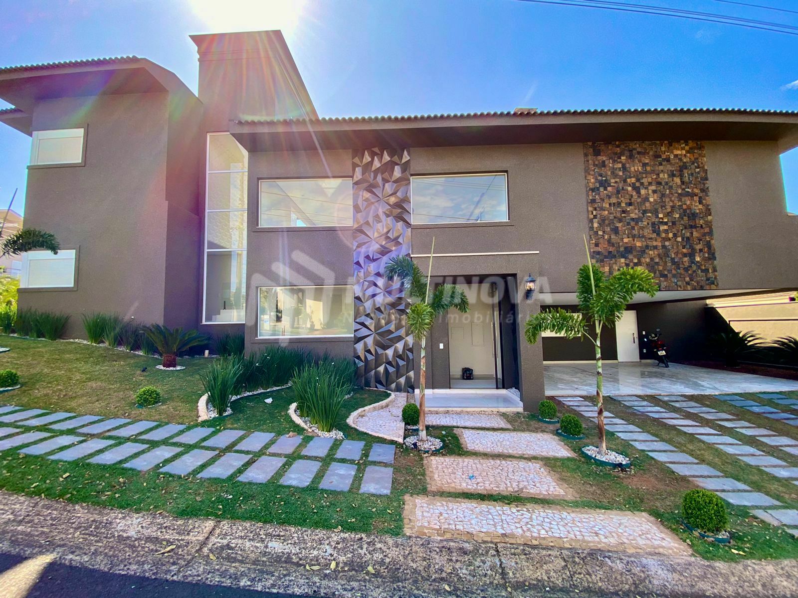 Casa de Condomínio com 4 quartos à venda, 380m² — foto 2 de 21