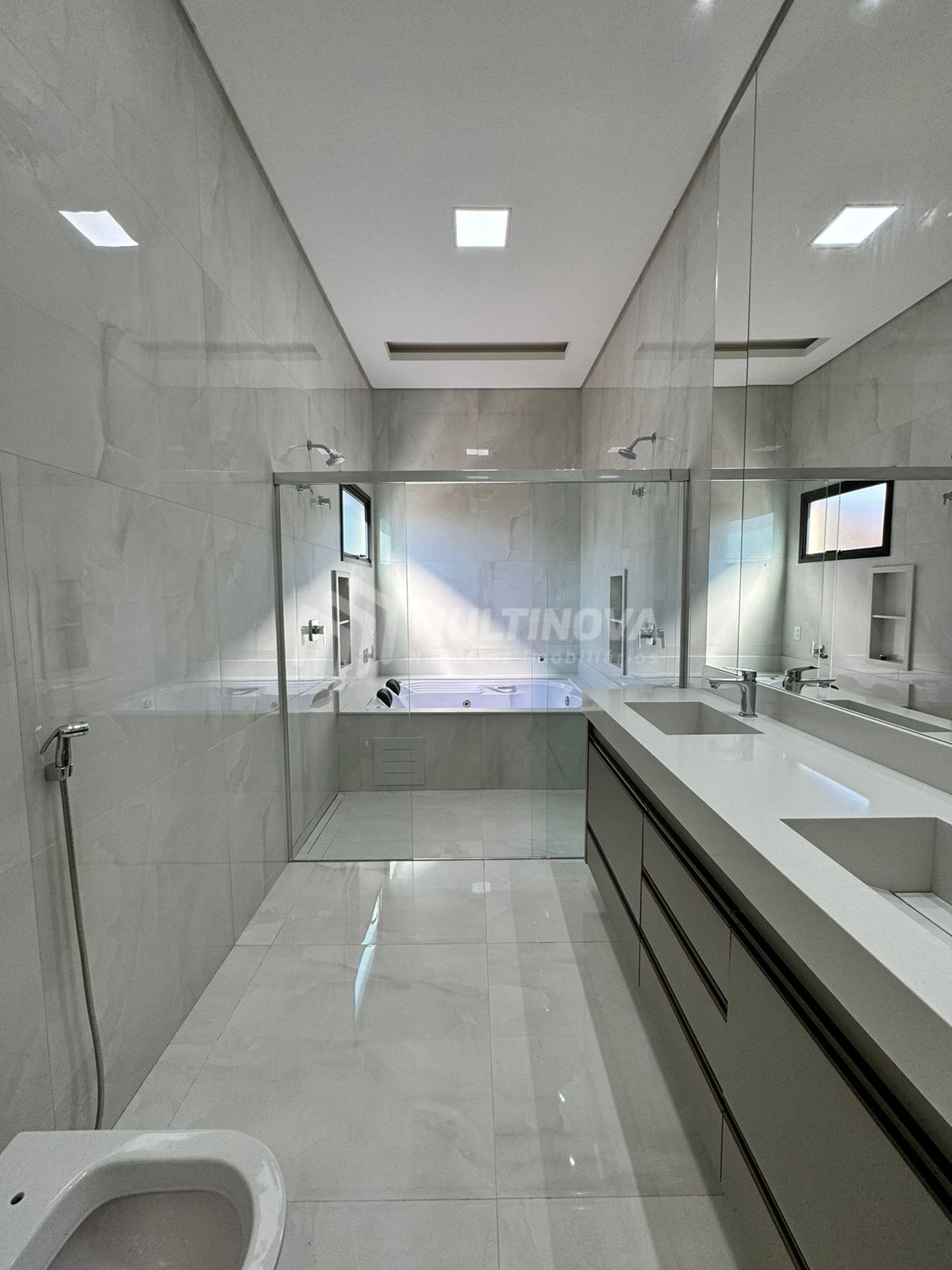Casa de Condomínio com 3 quartos à venda, 220m² — foto 9 de 22