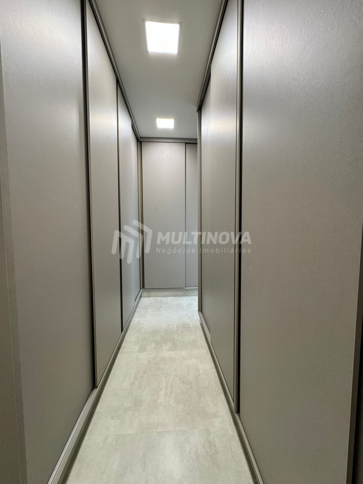 Casa de Condomínio com 3 quartos à venda, 220m² — foto 10 de 22