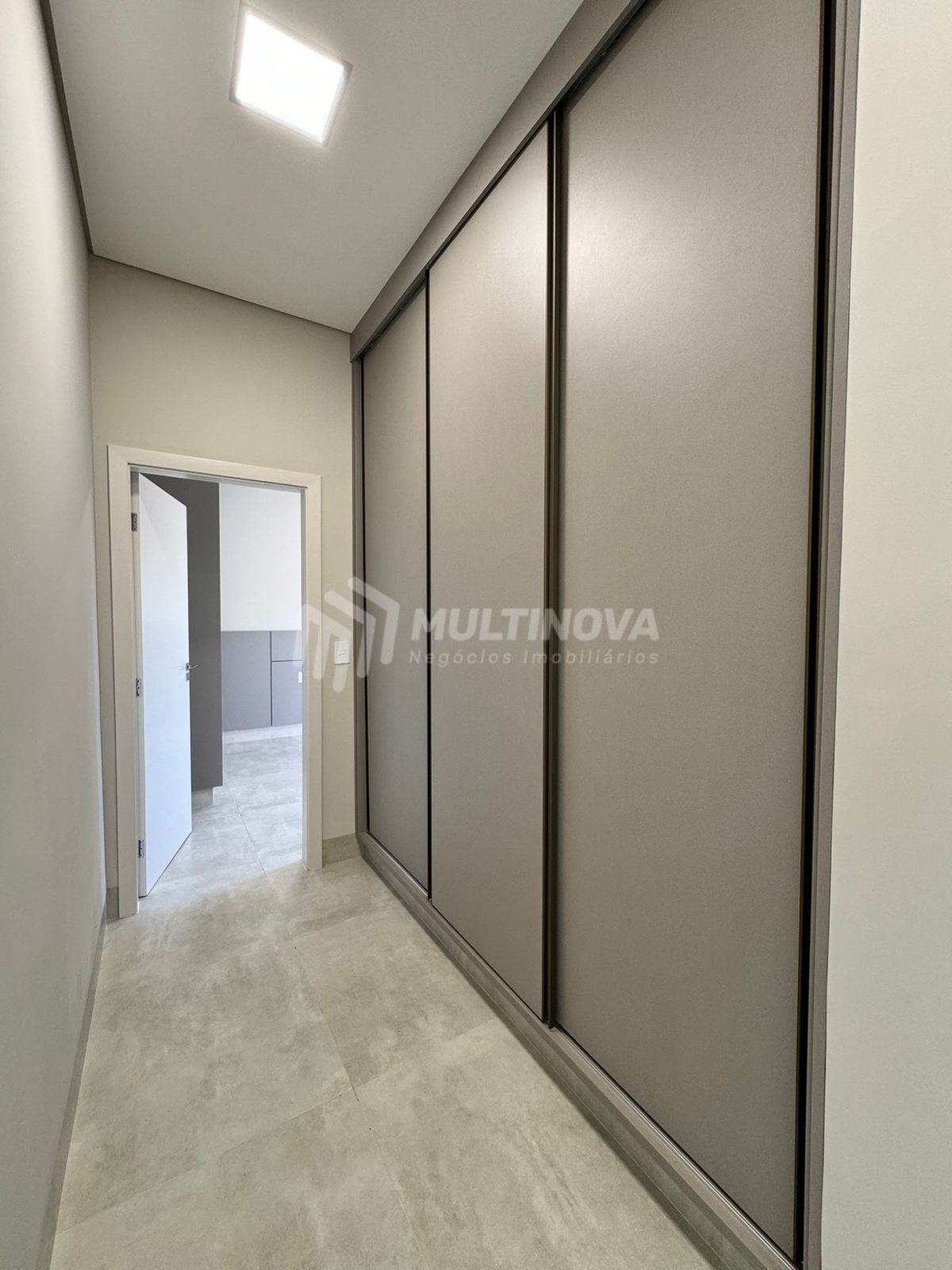Casa de Condomínio com 3 quartos à venda, 220m² — foto 21 de 22