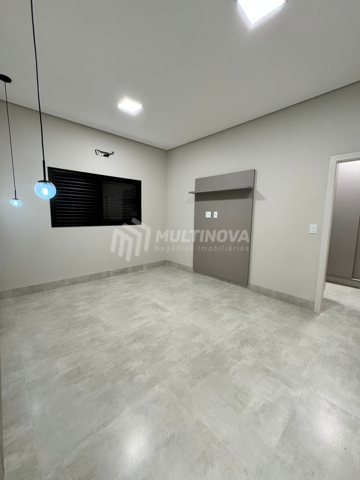 Casa de Condomínio com 3 quartos à venda, 220m² — foto 14 de 22
