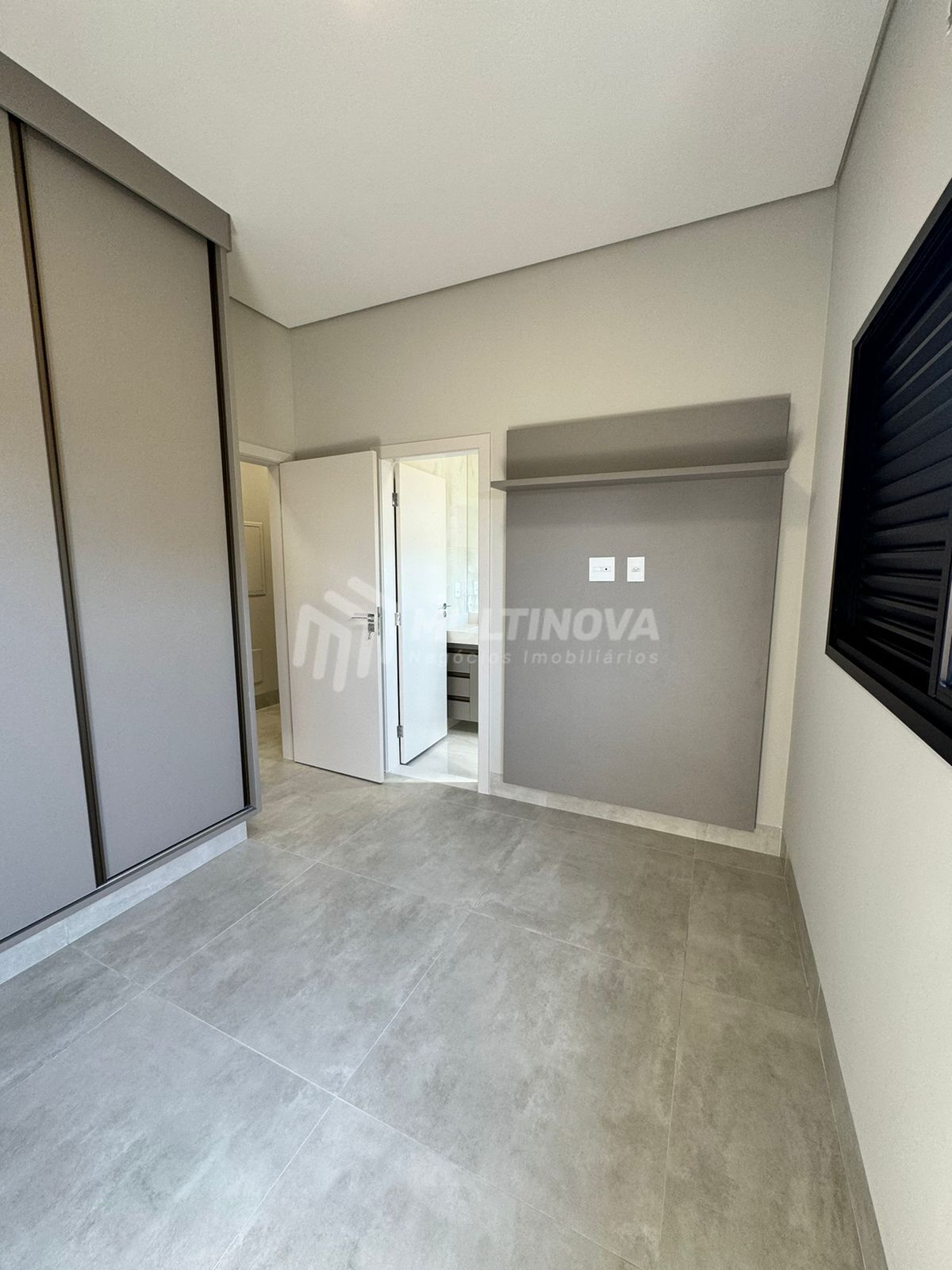 Casa de Condomínio com 3 quartos à venda, 220m² — foto 19 de 22