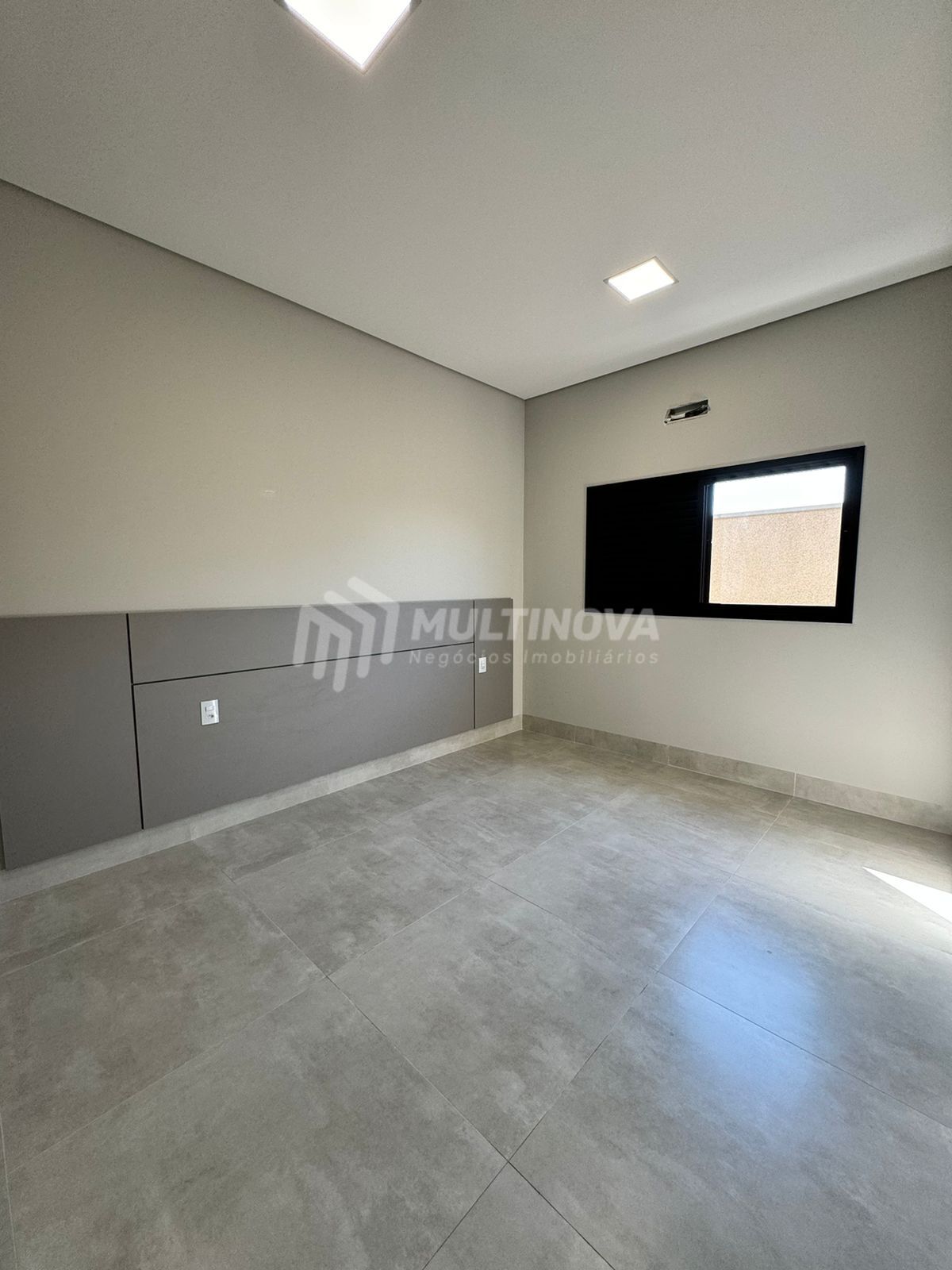 Casa de Condomínio com 3 quartos à venda, 220m² — foto 16 de 22