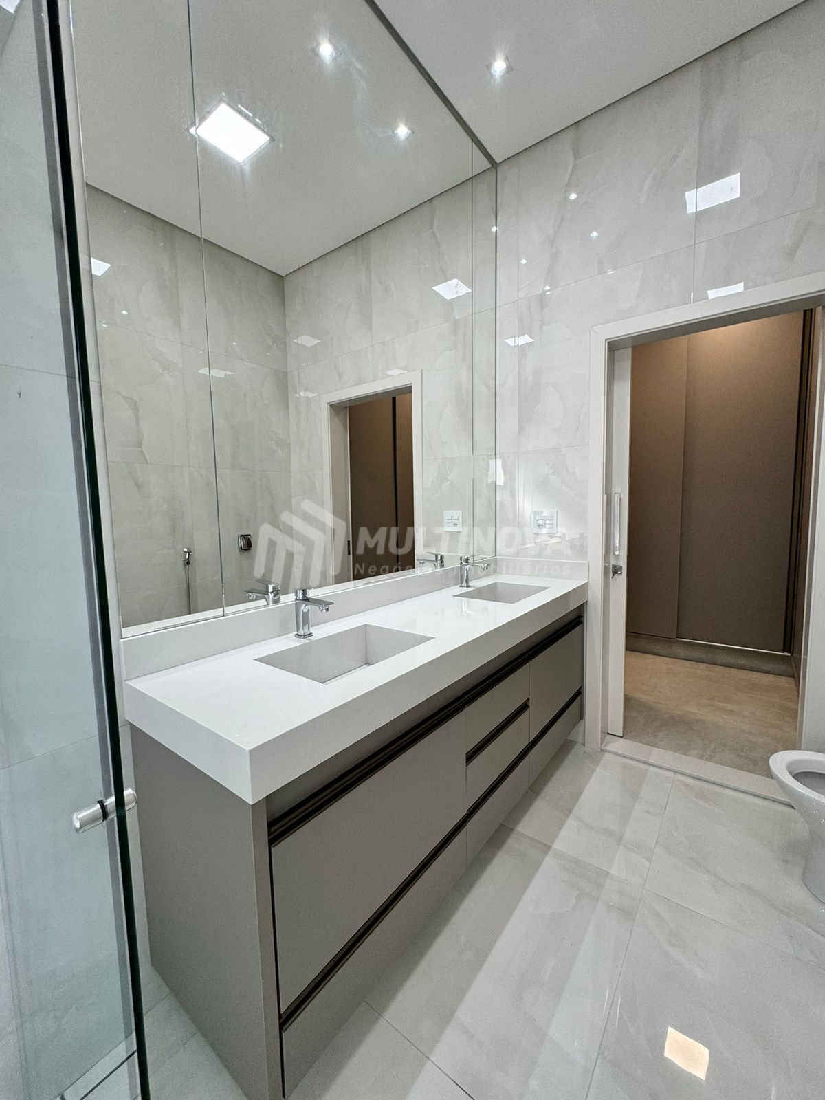 Casa de Condomínio com 3 quartos à venda, 220m² — foto 7 de 22