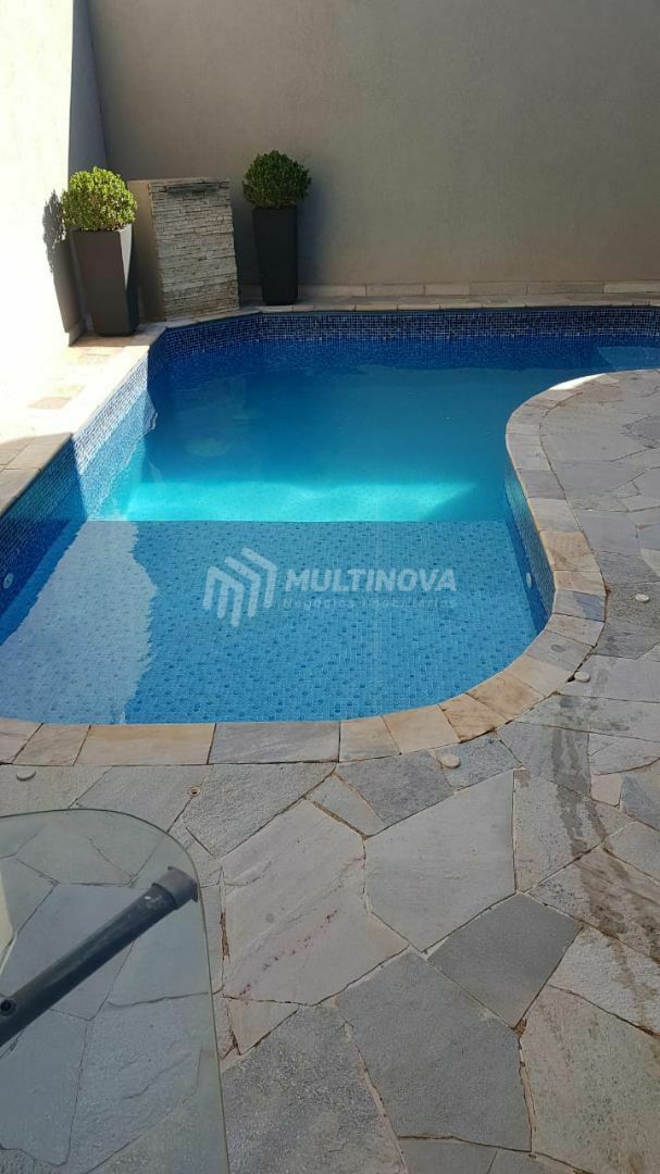 Casa de Condomínio com 3 quartos à venda, 250m² — foto 8 de 8