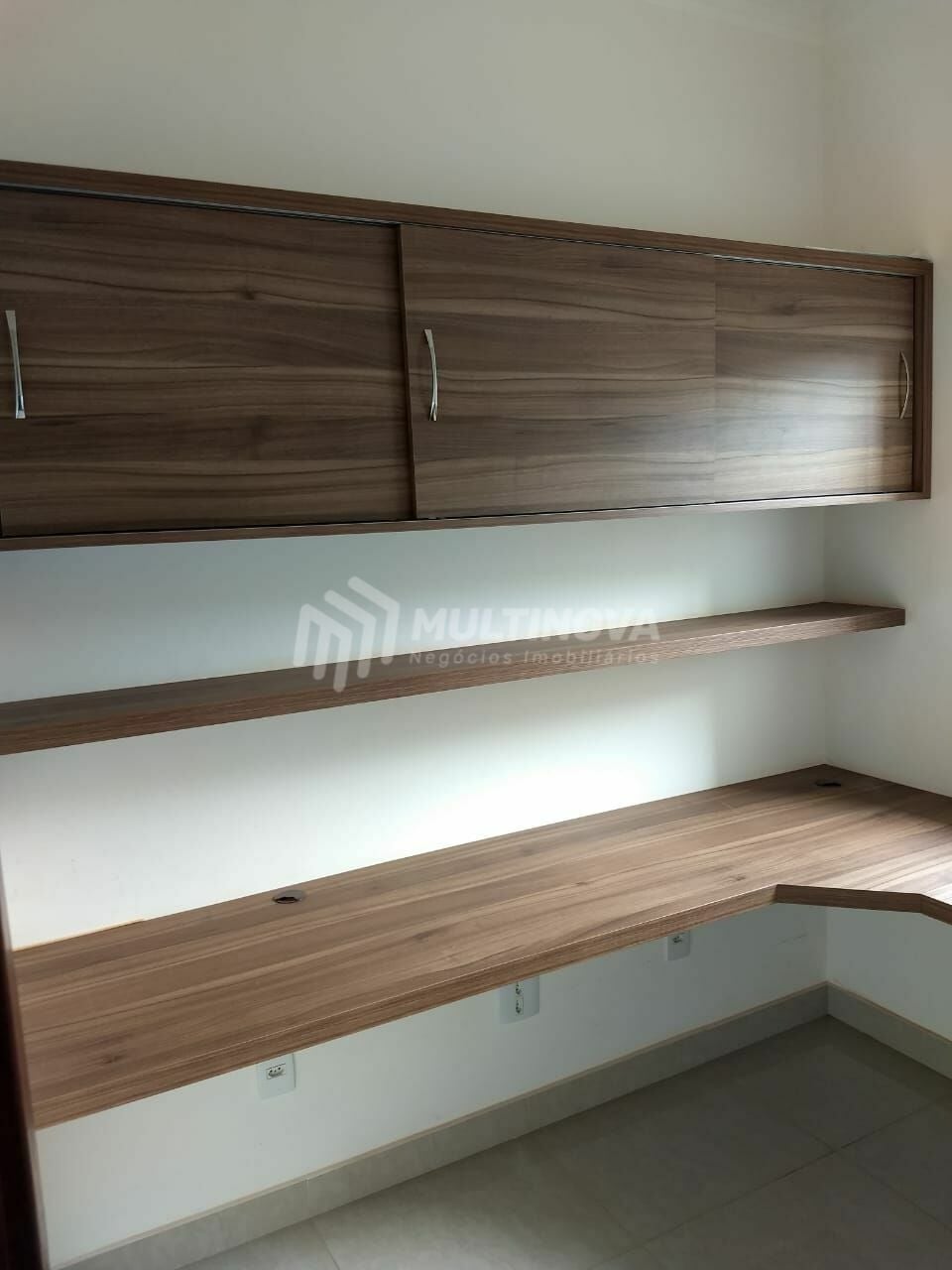 Casa de Condomínio com 3 quartos à venda, 250m² — foto 4 de 8