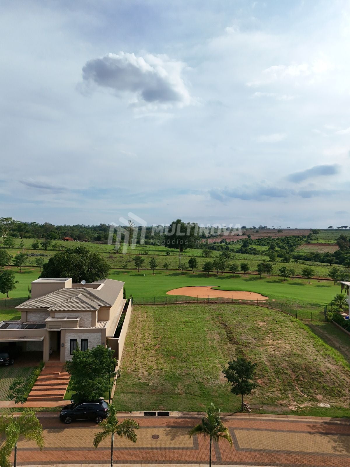 Terreno / Lote / Condomínio à venda, 722m² — foto 1 de 2