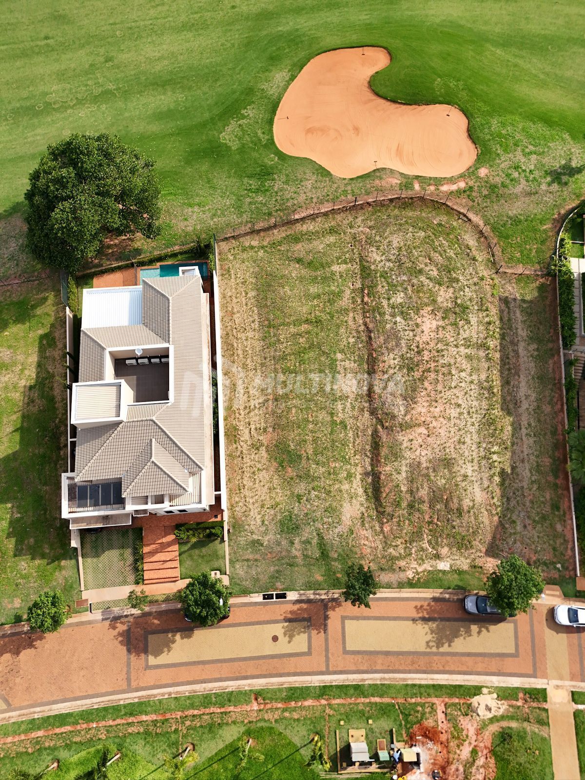 Terreno / Lote / Condomínio à venda, 722m² — foto 2 de 2