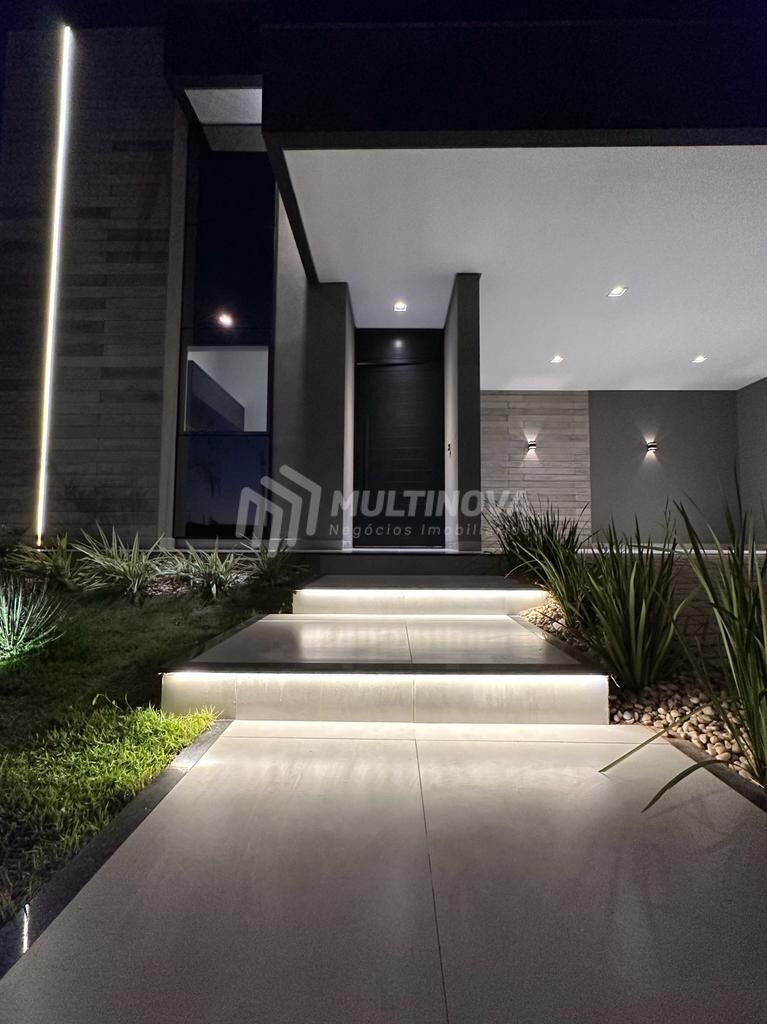 Casa de Condomínio com 3 quartos à venda, 160m² — foto 2 de 6