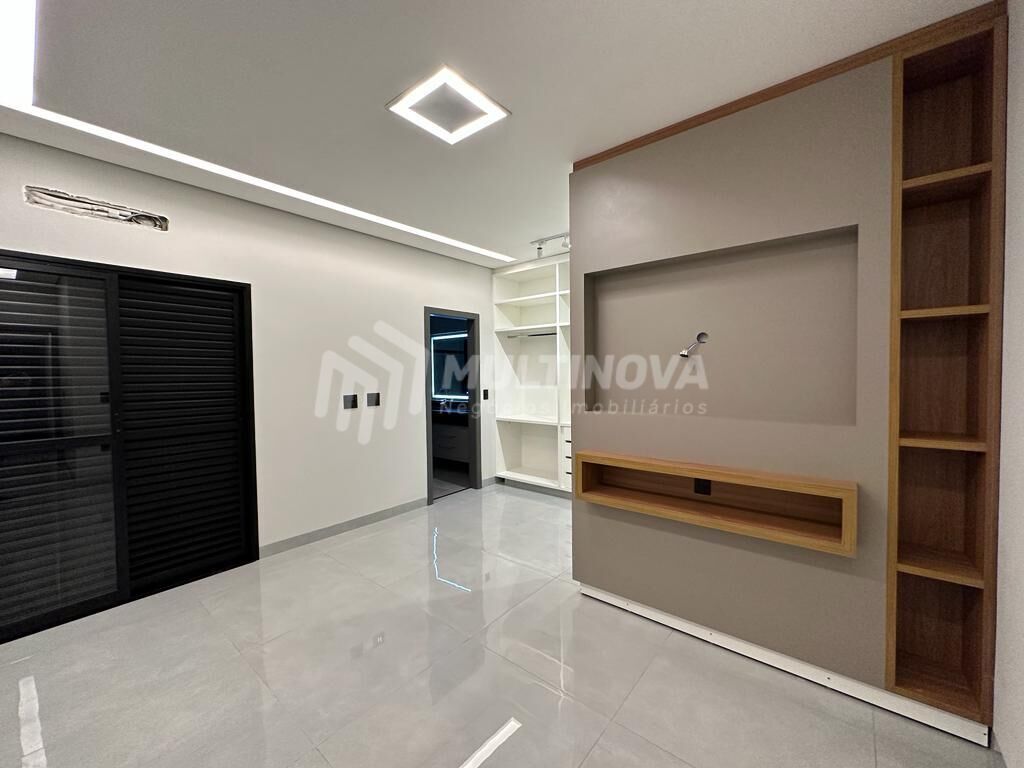 Casa de Condomínio com 3 quartos à venda, 160m² — foto 3 de 6