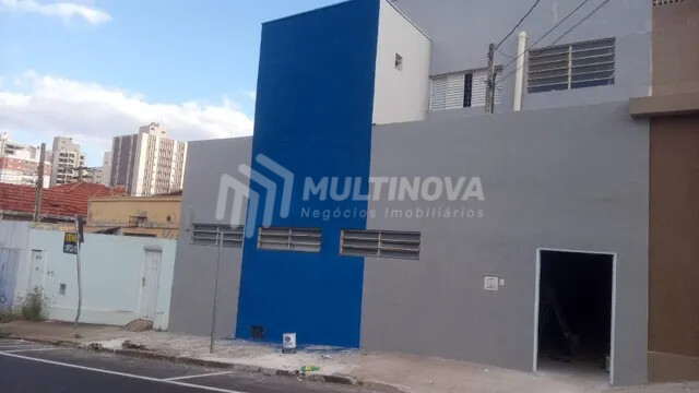Loja / Salão / Ponto Comercial com 11 quartos à venda, 350m² — foto 2 de 6