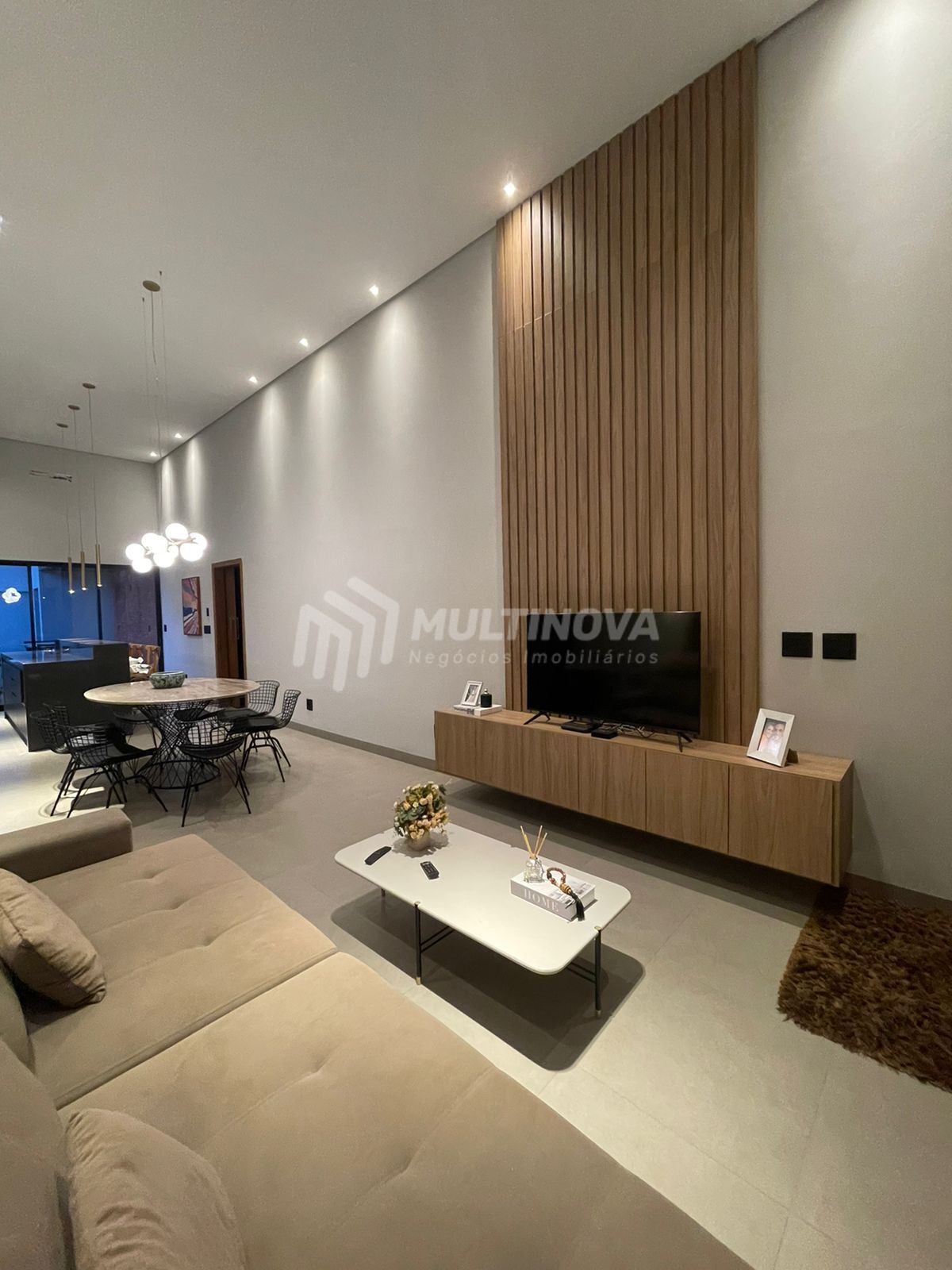 Casa de Condomínio com 3 quartos à venda, 143m² — foto 2 de 14