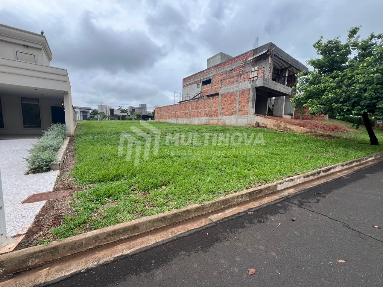 Terreno / Lote / Condomínio à venda, 494m² — foto 3 de 5