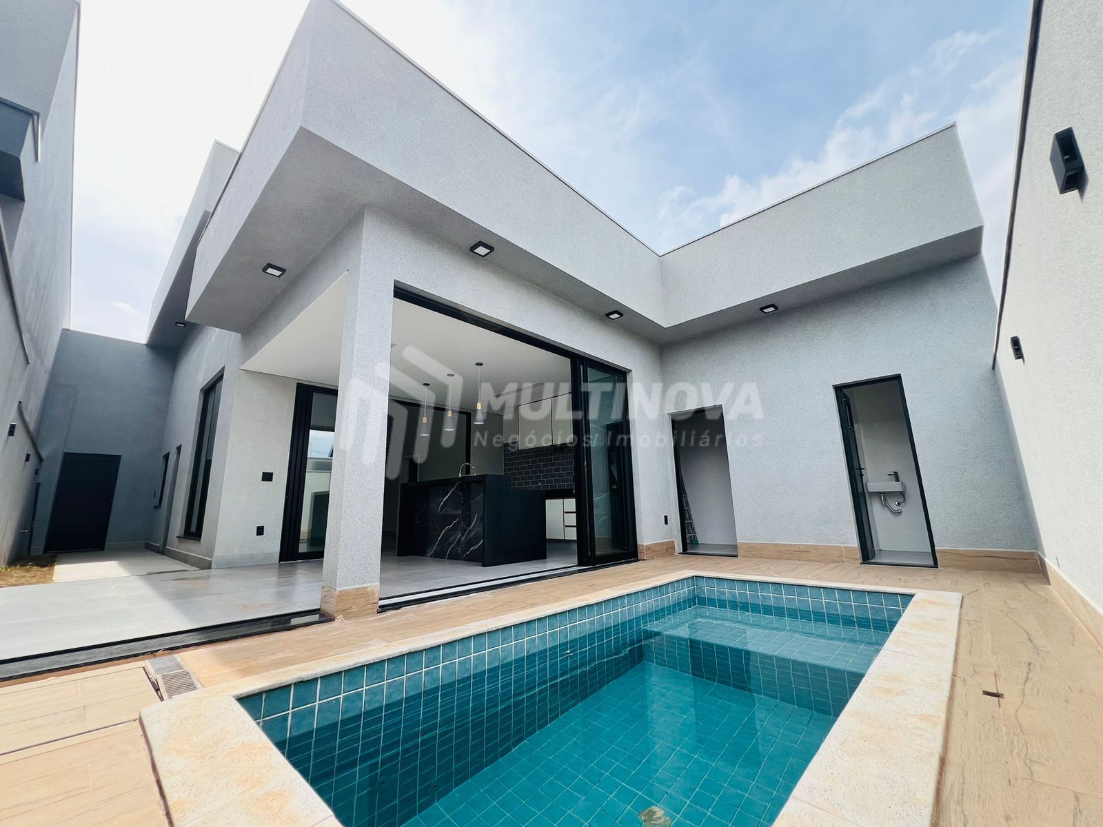 Casa de Condomínio com 3 quartos à venda, 170m² — foto 12 de 33