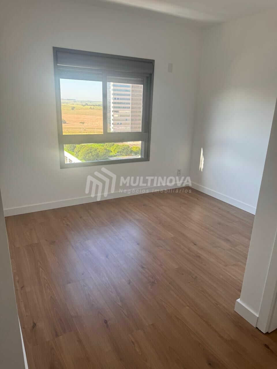 Apartamento com 3 quartos à venda, 98m² — foto 4 de 4