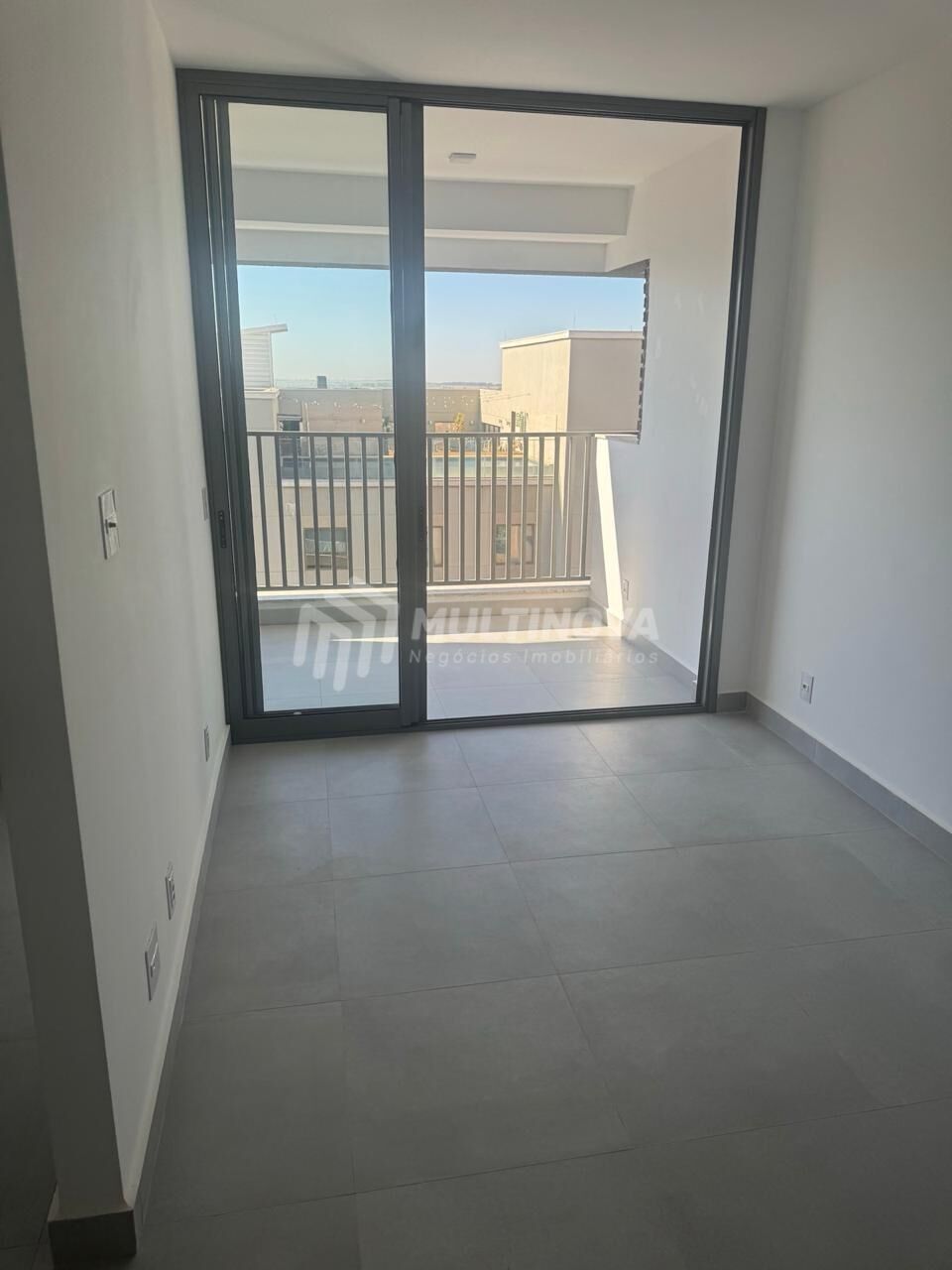 Apartamento com 3 quartos à venda, 98m² — foto 1 de 4