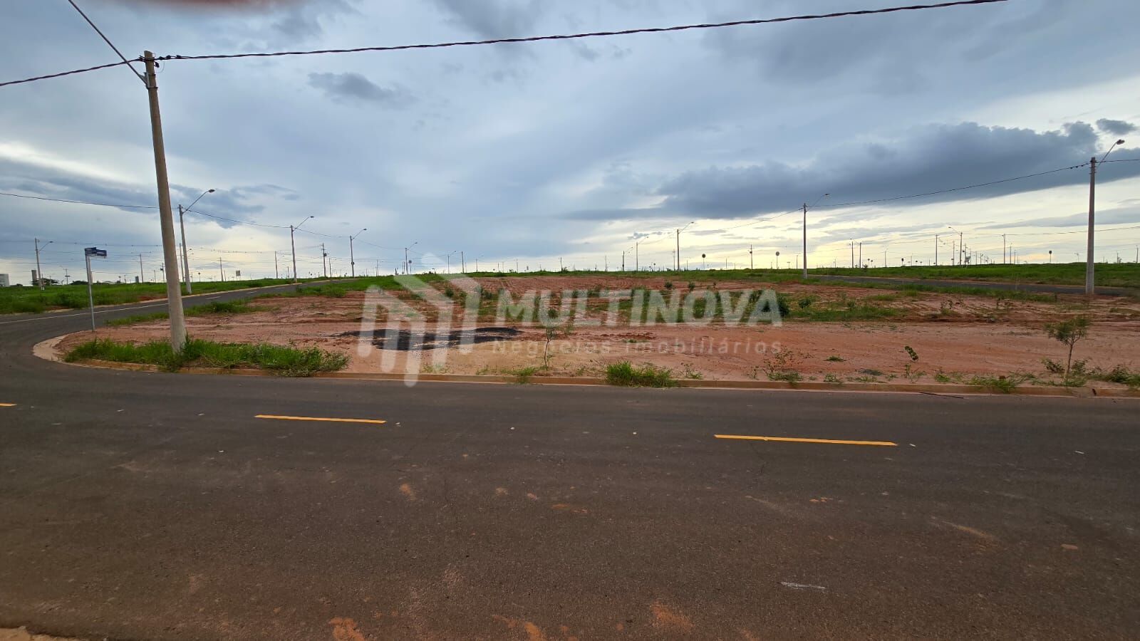Terreno / Lote / Condomínio à venda, 367m² — foto 3 de 4
