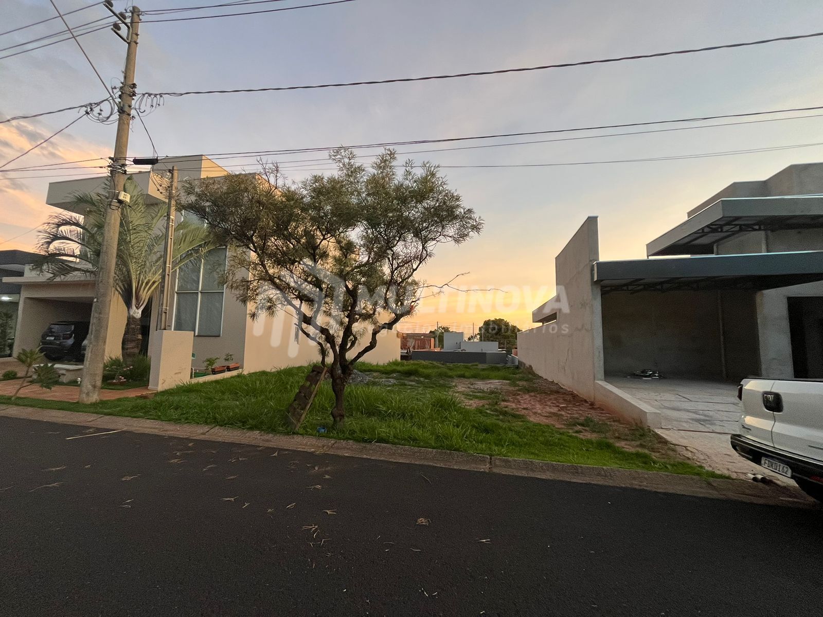 Terreno / Lote / Condomínio à venda, 275m² — foto 2 de 9
