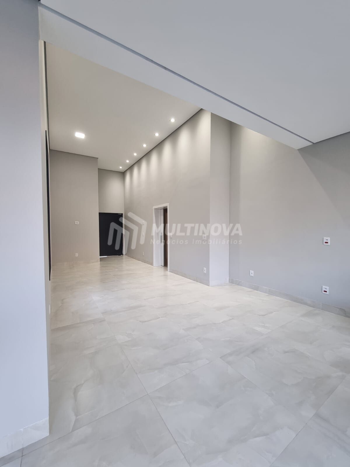 Casa de Condomínio com 3 quartos à venda, 157m² — foto 2 de 14