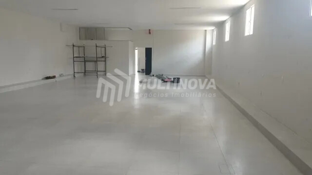 Loja / Salão / Ponto Comercial à venda, 363m² — foto 2 de 5