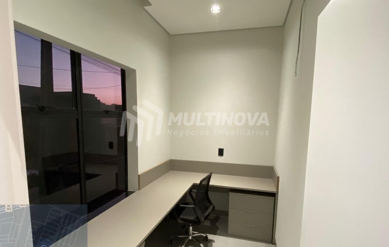 Casa de Condomínio com 2 quartos à venda, 168m² — foto 2 de 18