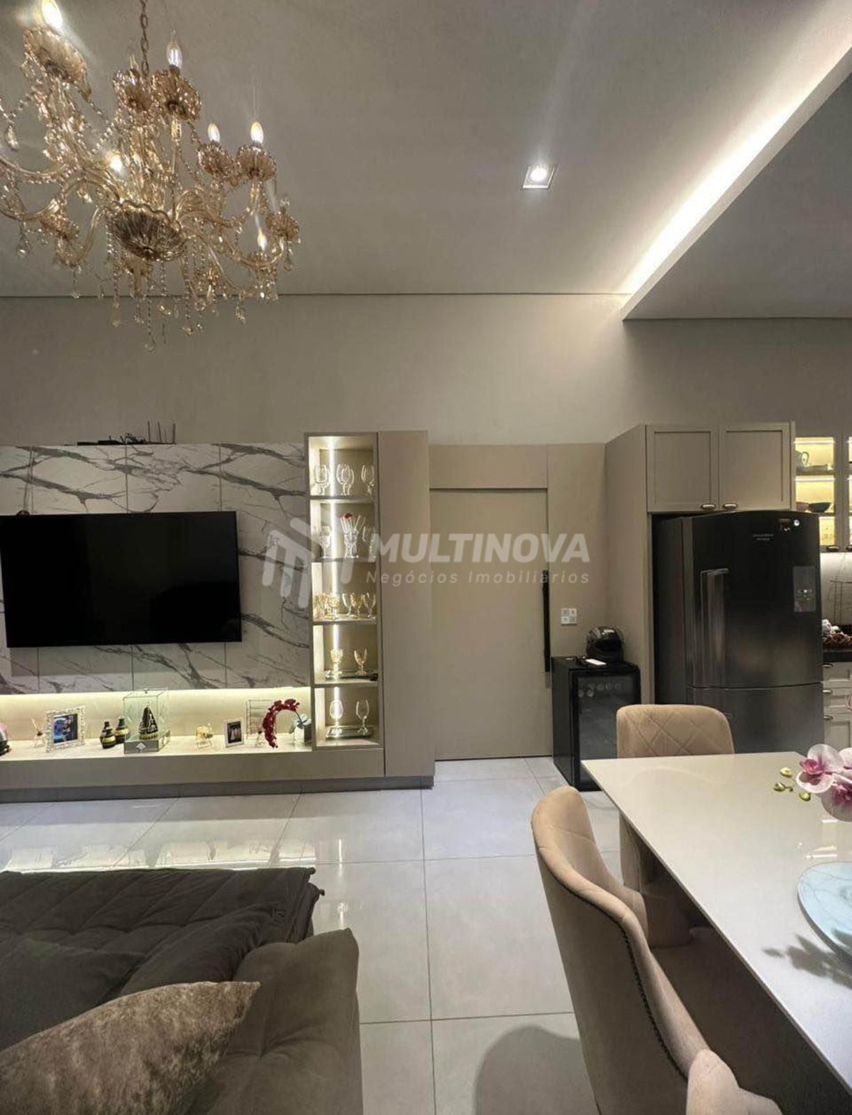 Casa de Condomínio com 3 quartos à venda, 300m² — foto 6 de 13