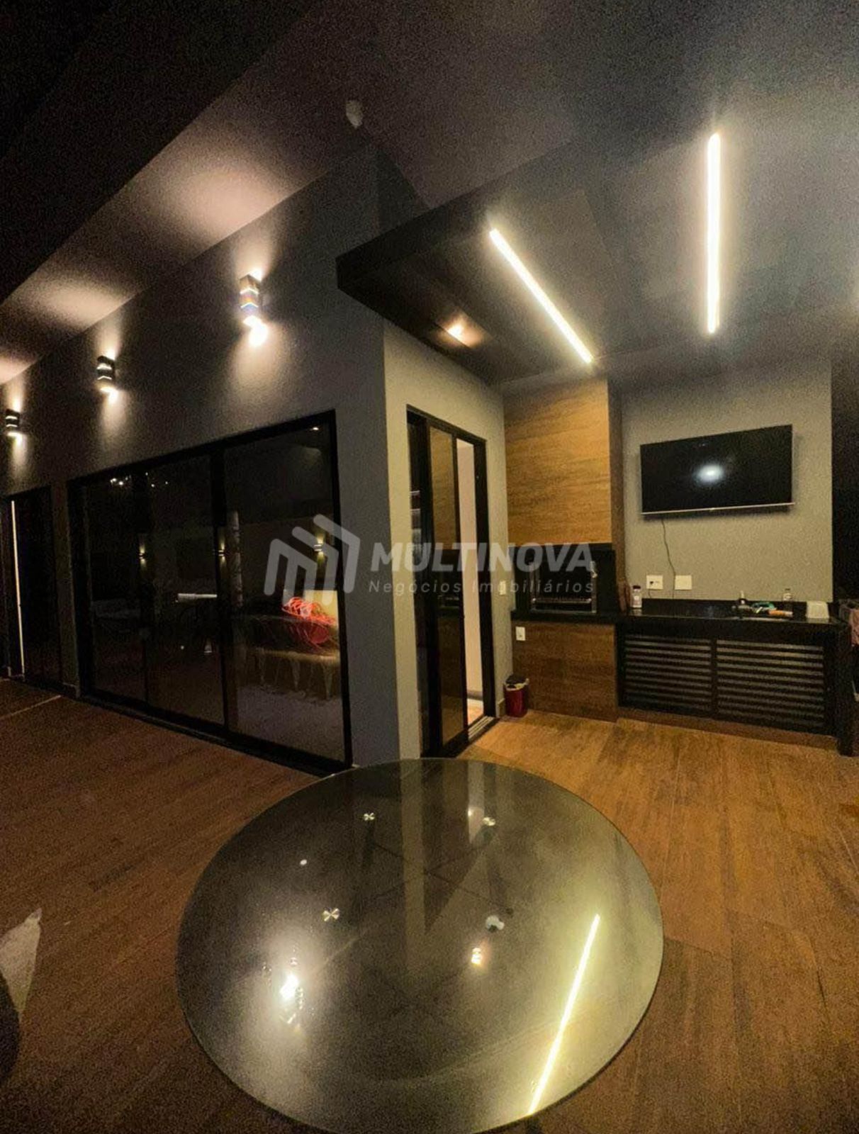Casa de Condomínio com 3 quartos à venda, 300m² — foto 9 de 13