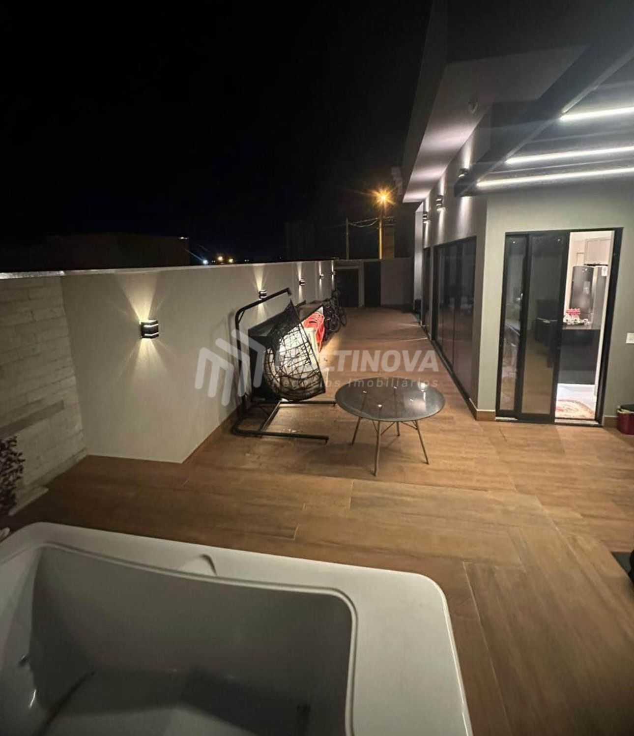 Casa de Condomínio com 3 quartos à venda, 300m² — foto 12 de 13