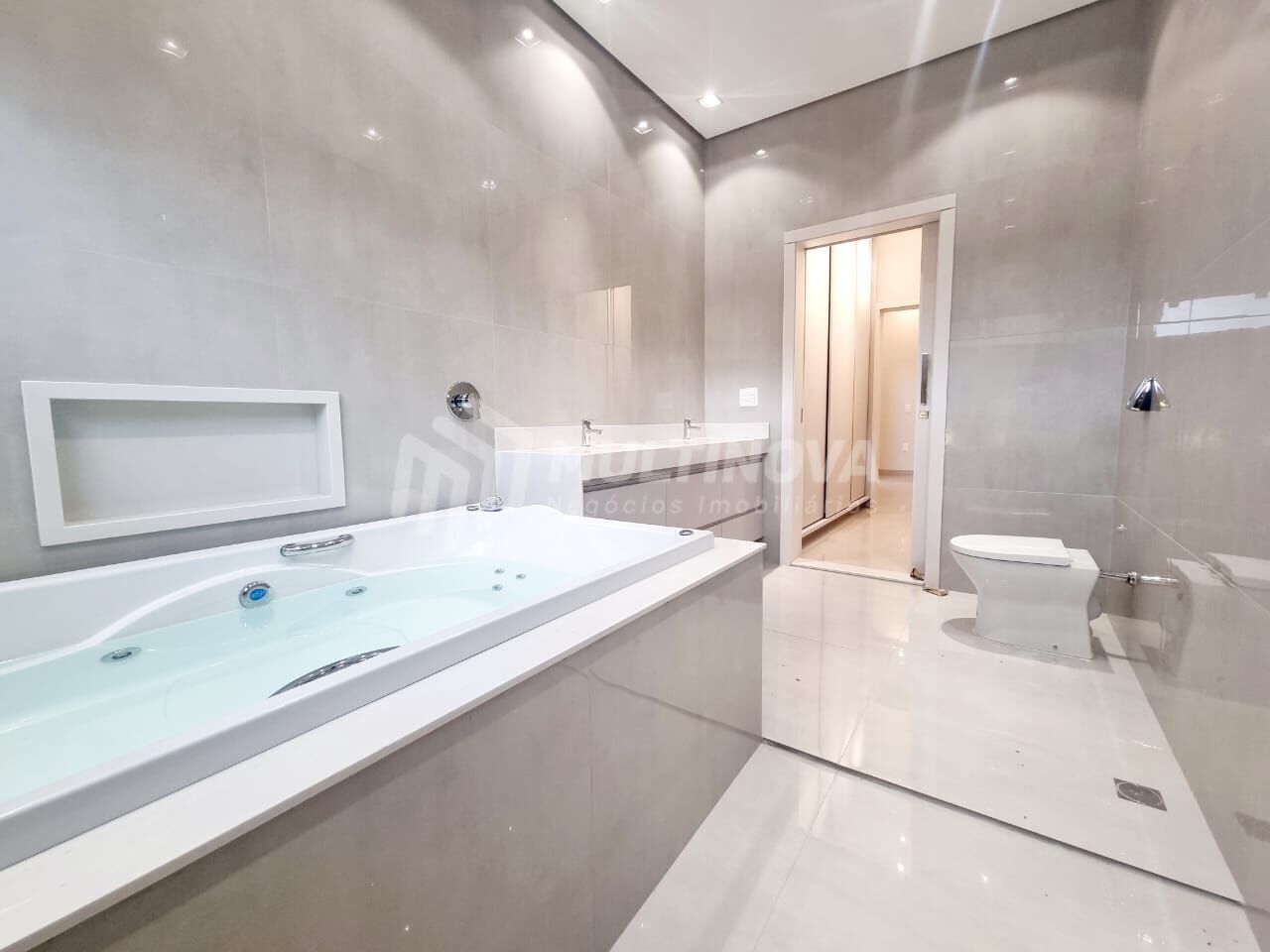 Casa de Condomínio com 3 quartos à venda, 213m² — foto 7 de 8