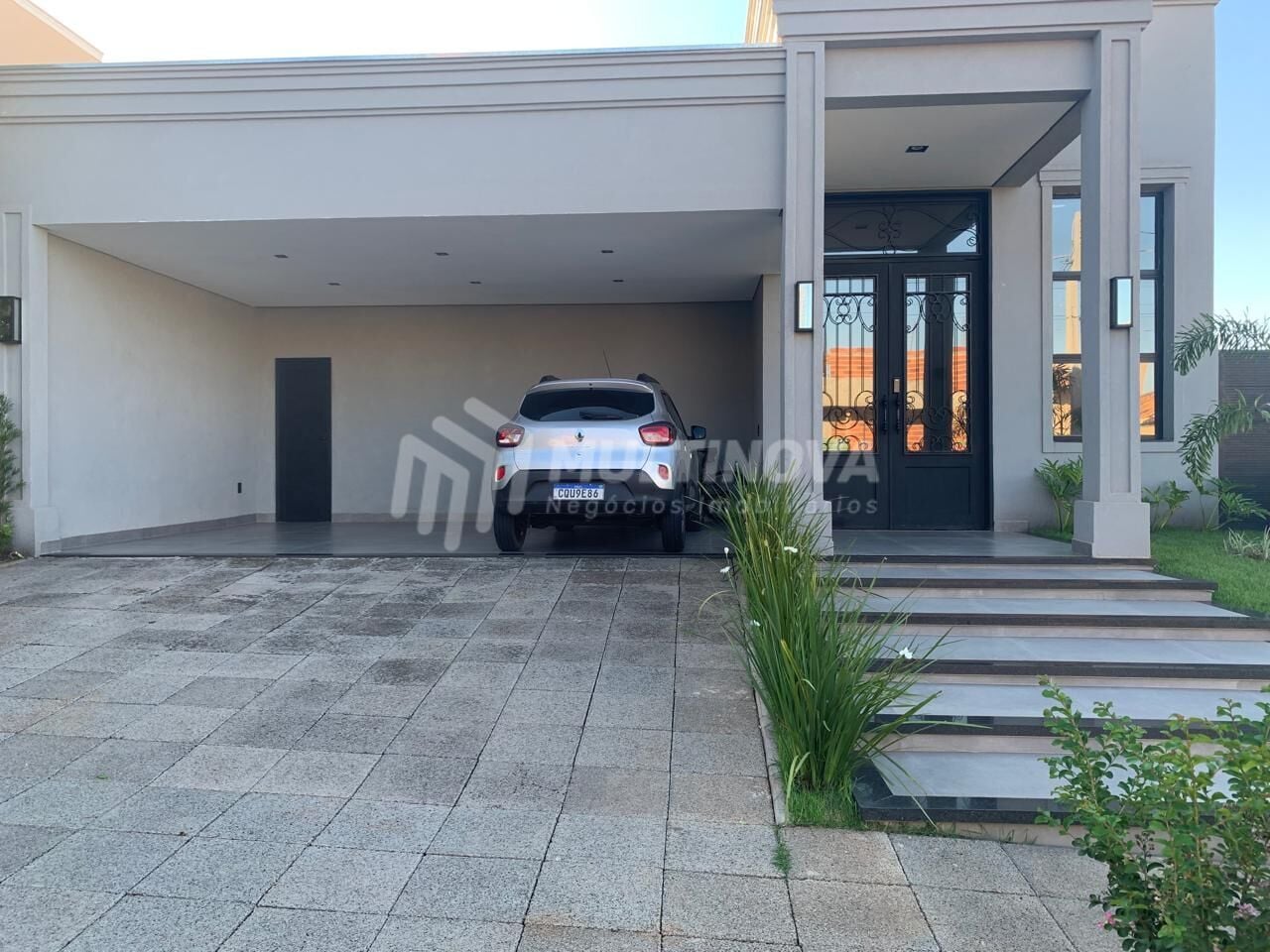 Casa de Condomínio com 3 quartos à venda, 251m² — foto 1 de 32