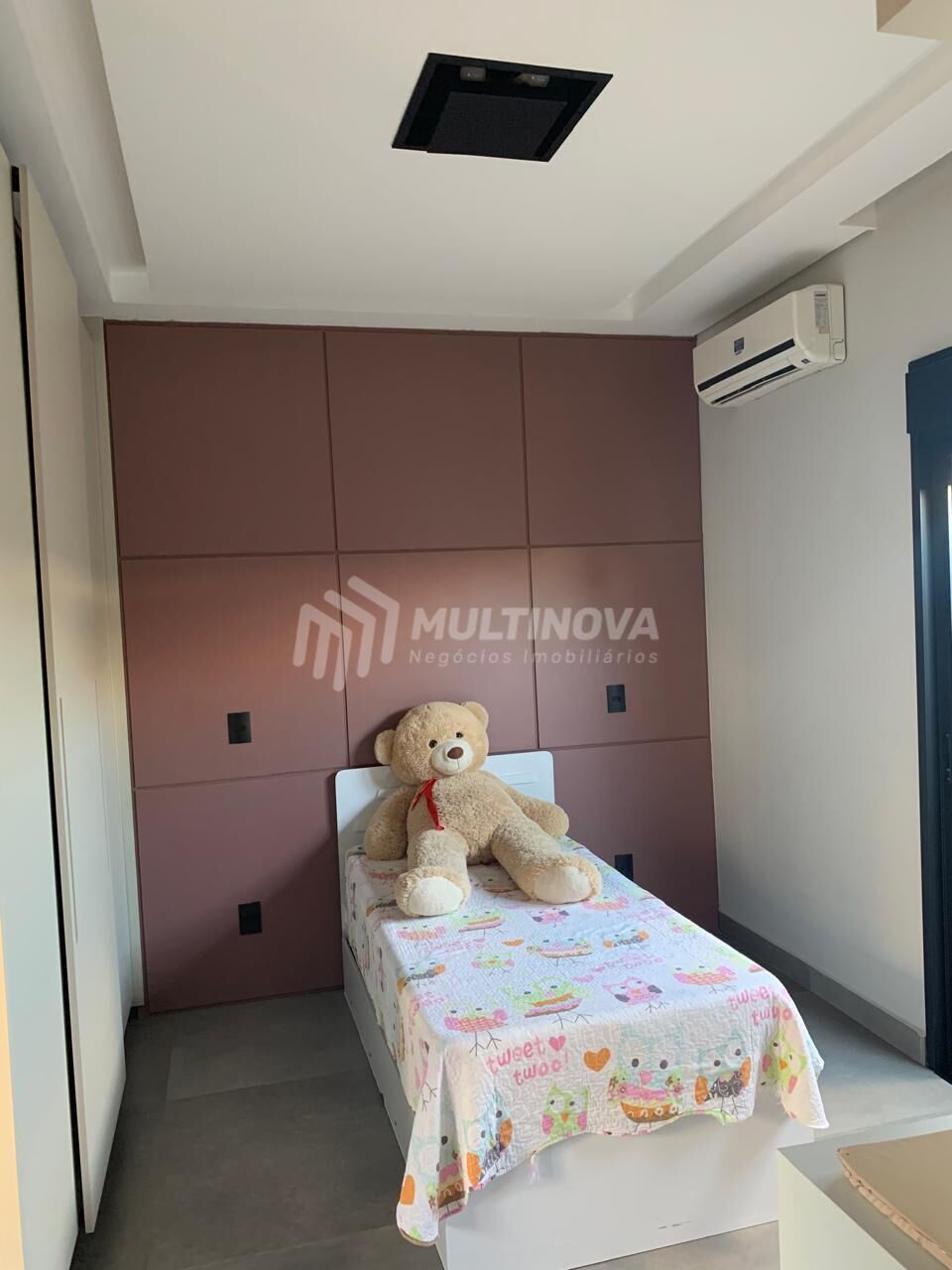 Casa de Condomínio com 3 quartos à venda, 251m² — foto 25 de 32