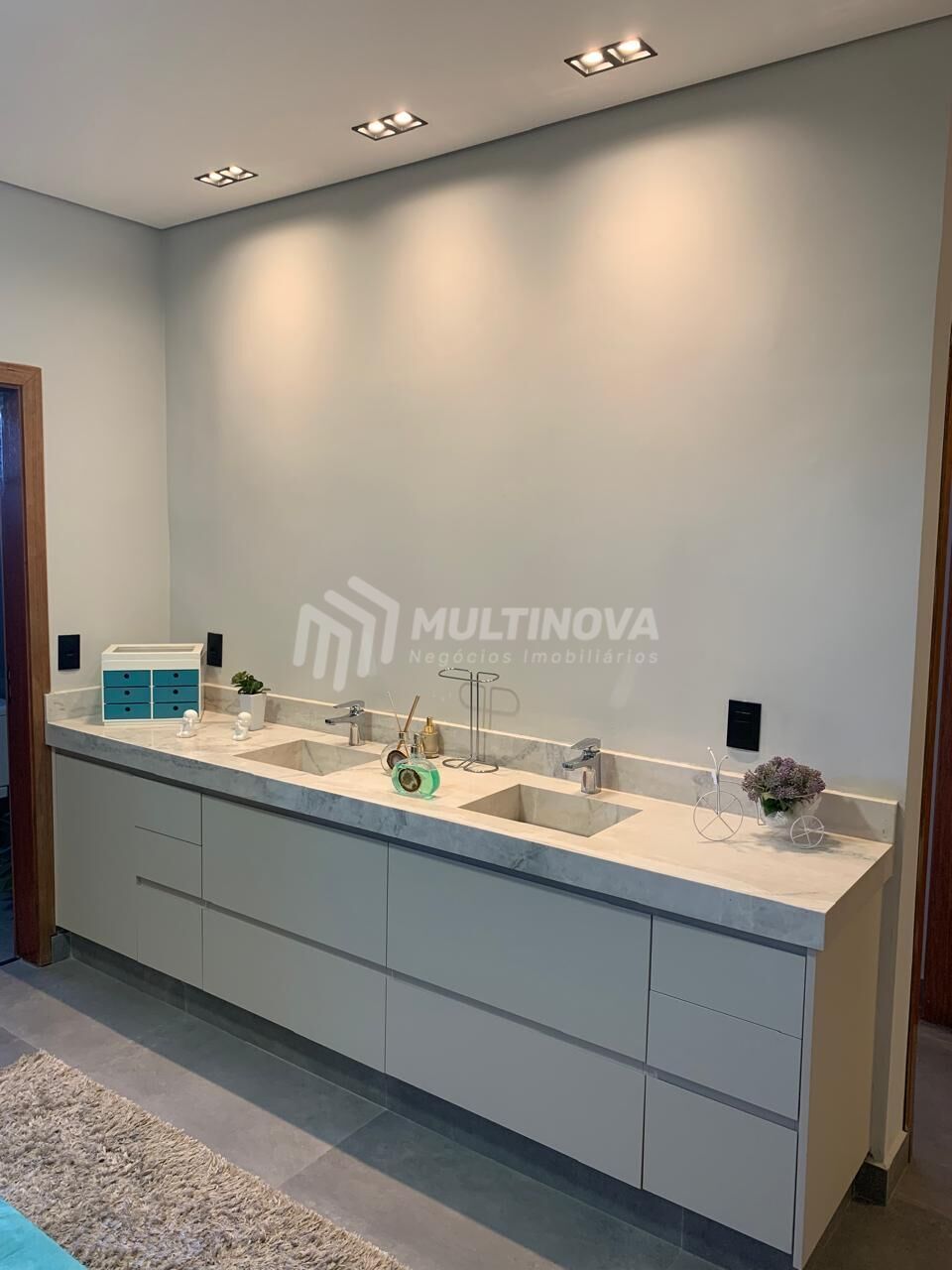 Casa de Condomínio com 3 quartos à venda, 251m² — foto 16 de 32
