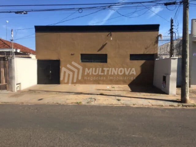 Loja / Salão / Ponto Comercial à venda, 450m² — foto 1 de 3