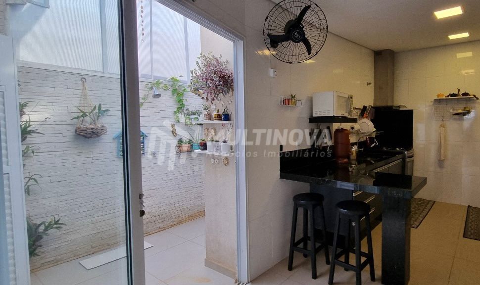 Casa de Condomínio com 2 quartos à venda, 85m² — foto 13 de 22