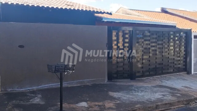 Casa com 3 quartos à venda, 170m² — foto 2 de 3