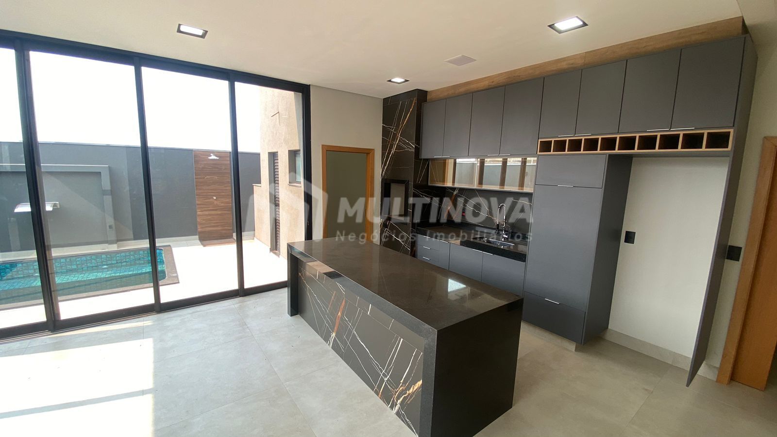Casa de Condomínio com 3 quartos à venda, 174m² — foto 9 de 28
