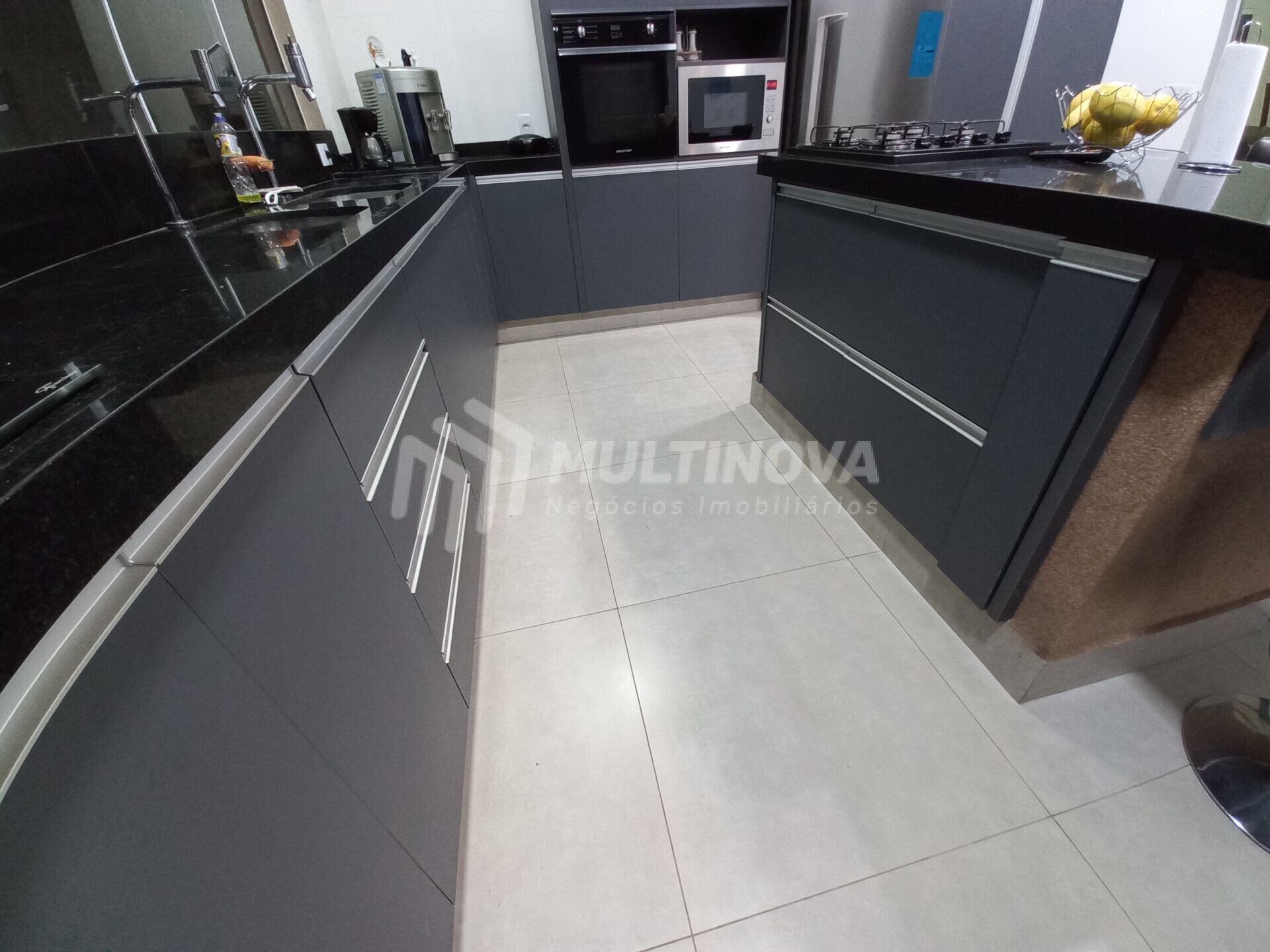 Casa de Condomínio com 3 quartos à venda, 219m² — foto 11 de 20
