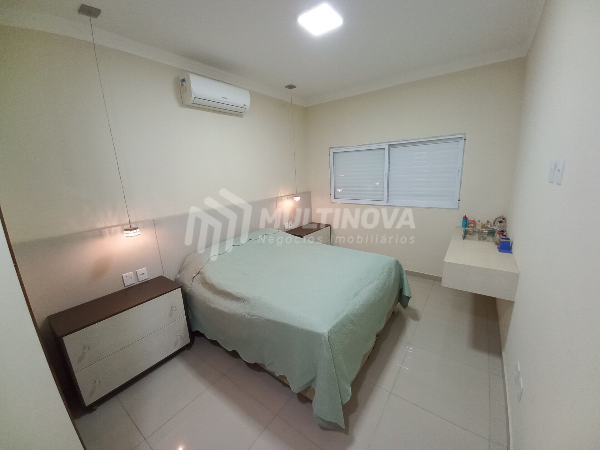 Casa de Condomínio com 3 quartos à venda, 219m² — foto 18 de 20